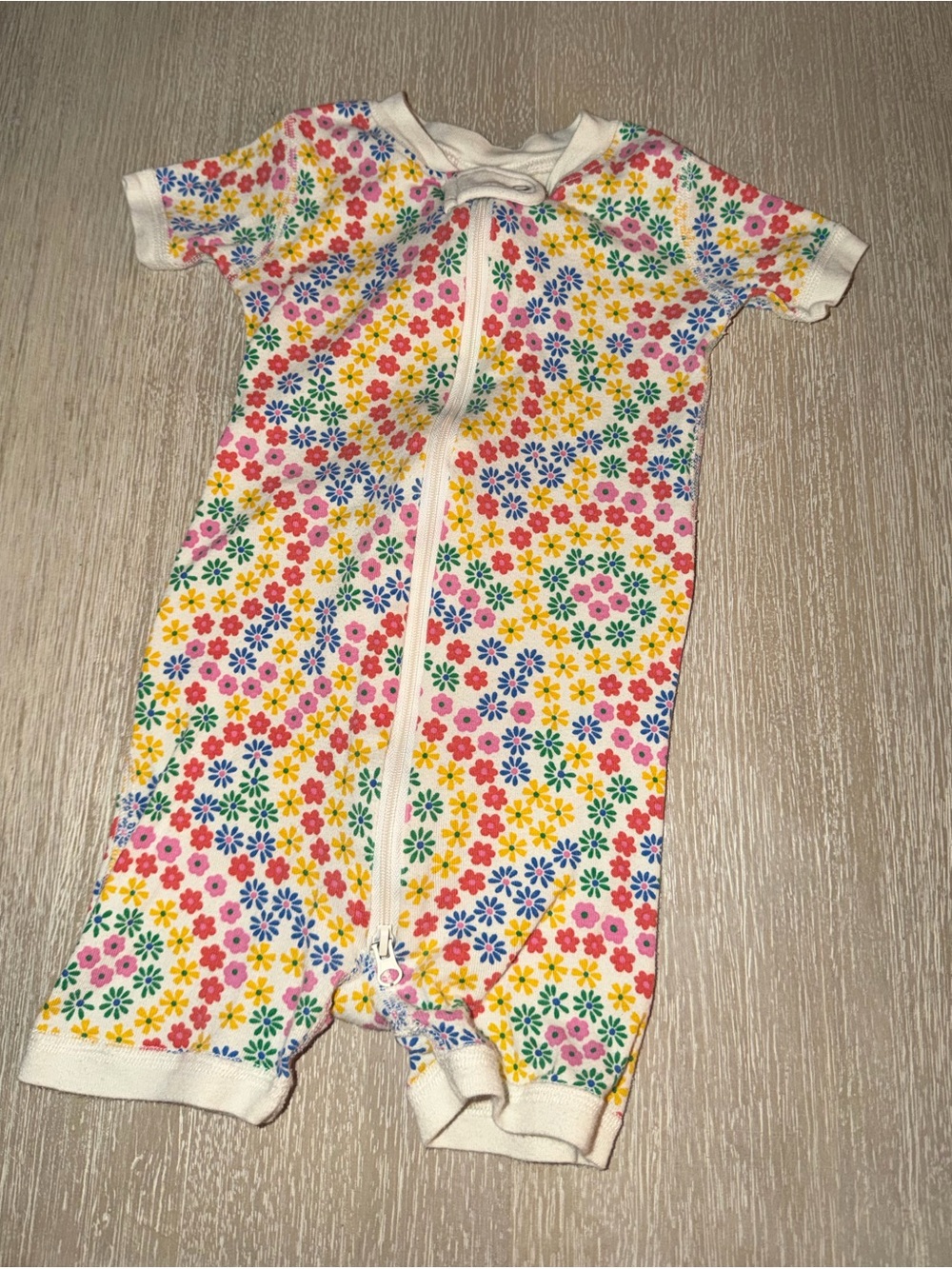 Hanna Andersson Floral Shortie Sleeper- size 12-18 months